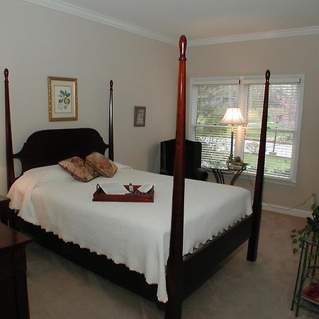 The Garden Inn Bed & Breakfast At Bee Rock Monterey Εξωτερικό φωτογραφία